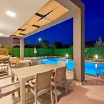 Almilalin 6 Bedroom For Rent In *