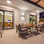 Almilalin 6 Bedroom For Rent In * Ölüdeniz