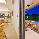 Villa Almilalin 6 Bedroom For Rent In Ölüdeniz