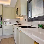 Villa Almilalin 6 Bedroom For Rent In *