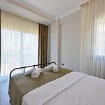 Villa Almilalin 6 Bedroom For Rent In
