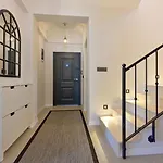 Villa Almilalin 6 Bedroom For Rent In *