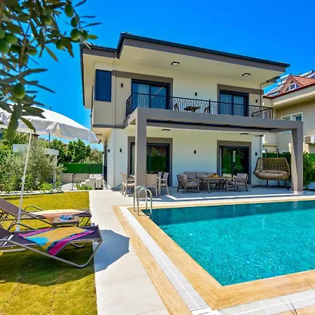 Almilalin 6 Bedroom For Rent In Villa Ölüdeniz