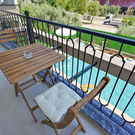 Villa Almilalin 6 Bedroom For Rent In *