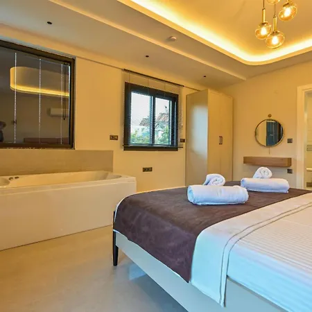 Almilalin 6 Bedroom For Rent In *