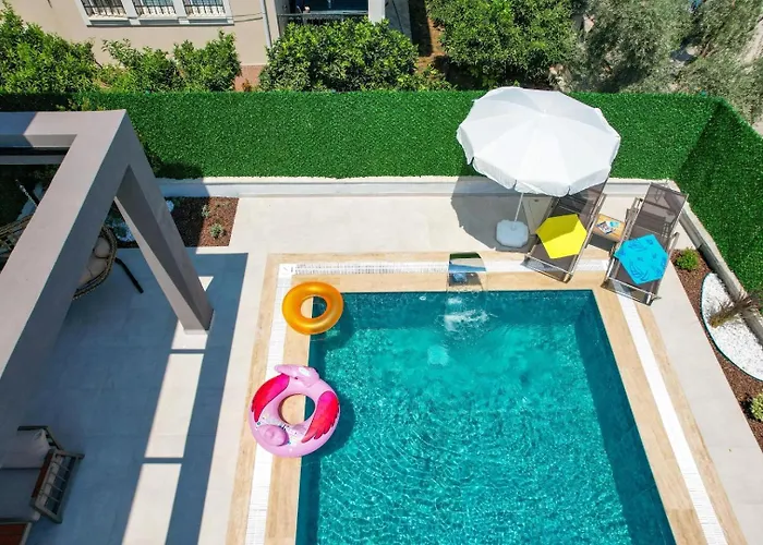 Вилла Almilalin 6 Bedroom For Rent In *