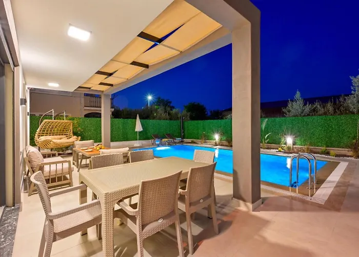 Almilalin 6 Bedroom For Rent In *