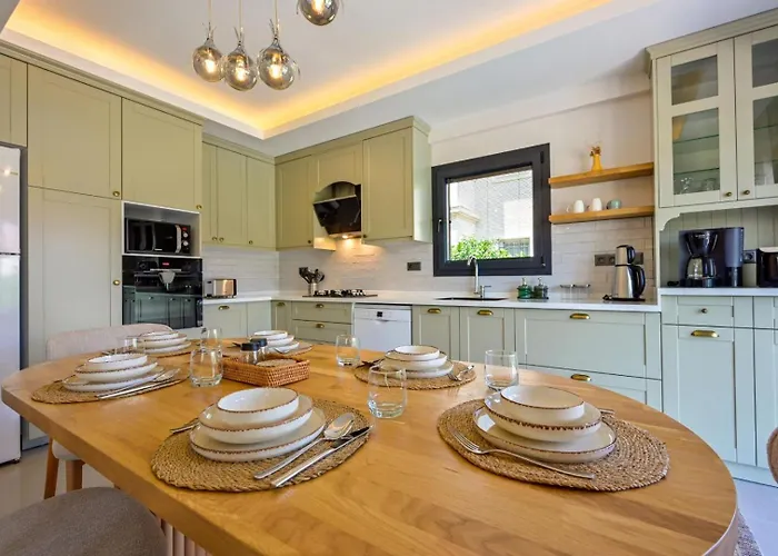 Almilalin 6 Bedroom For Rent In Олудениз