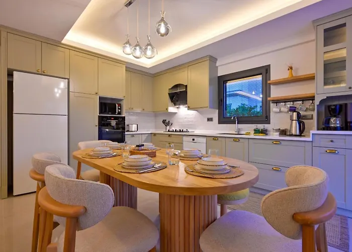 Вилла Almilalin 6 Bedroom For Rent In