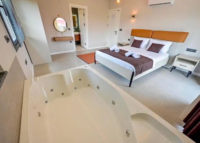 Вилла Almilalin 6 Bedroom For Rent In *