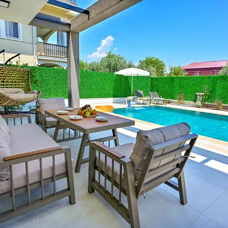 Almilalin 6 Bedroom For Rent In