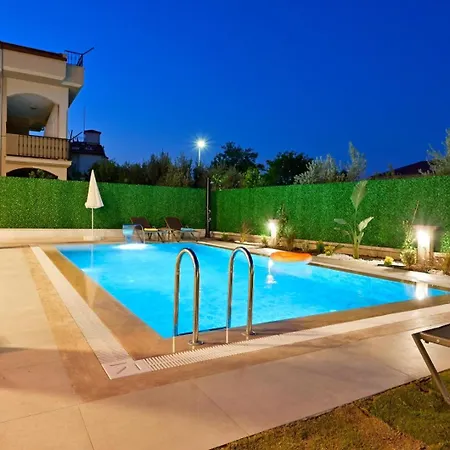 Almilalin 6 Bedroom For Rent In Villa Öludeniz