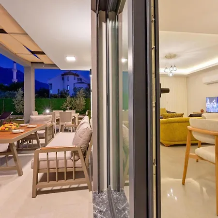 Villa Almilalin 6 Bedroom For Rent In
