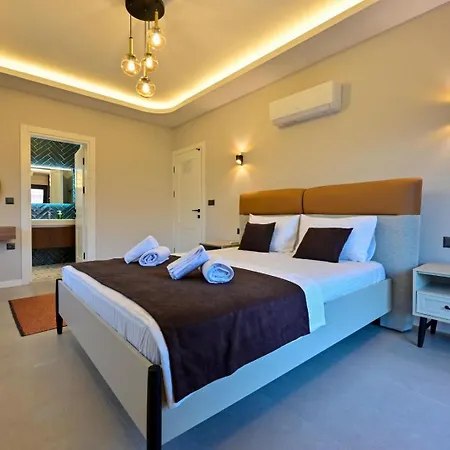 Villa Almilalin 6 Bedroom For Rent In Oludeniz