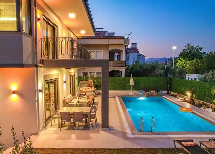 Almilalin 6 Bedroom For Rent In Villa *