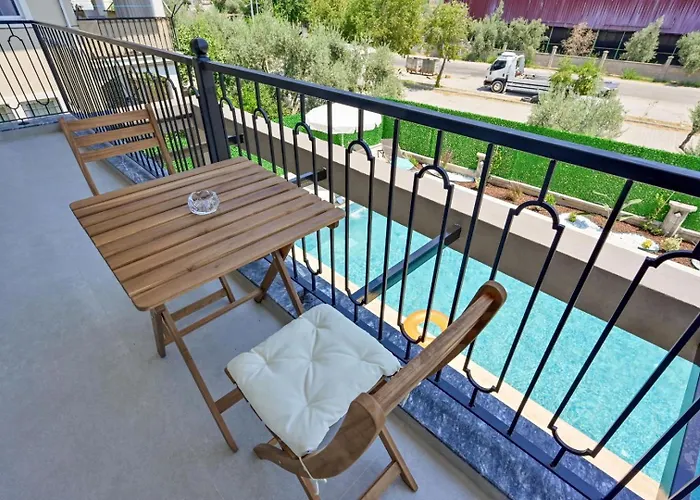 Villa Almilalin 6 Bedroom For Rent In *