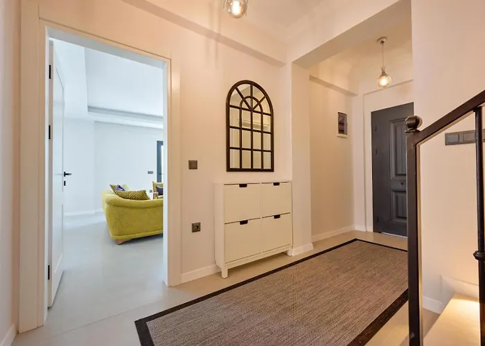 Almilalin 6 Bedroom For Rent In Villa *